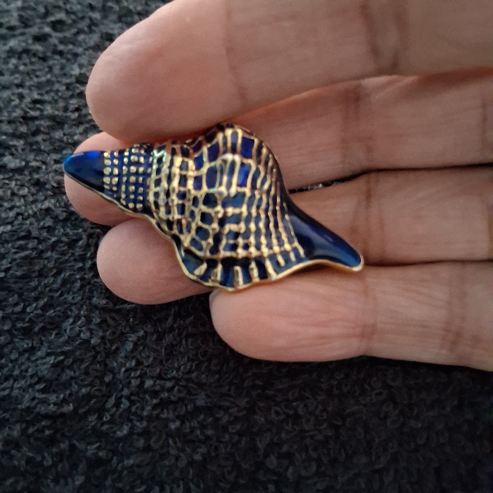 Brooch